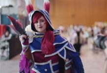 Effective Advertising Tips for Your Next Meet-Up A cosplayer posing for a photographer at a community meet-up. They are wearing a vibrant wig with large prop ears.